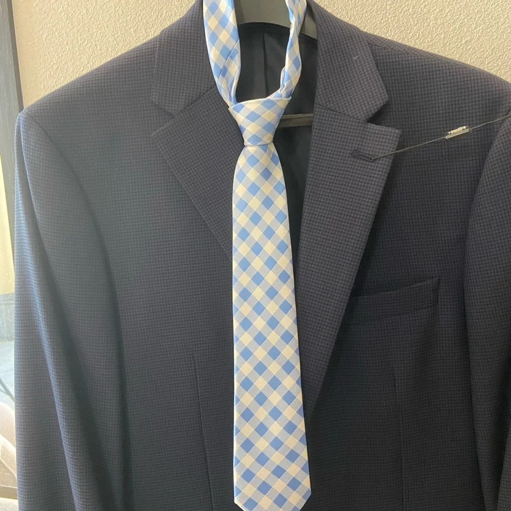 Classic blue tie for the navy suit